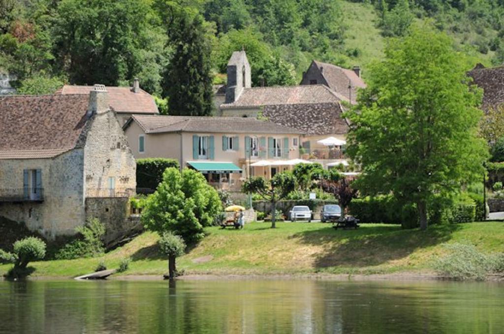 Hôtel-Restaurant Côté Rivage Badefols-sur-Dordogne Exterior foto